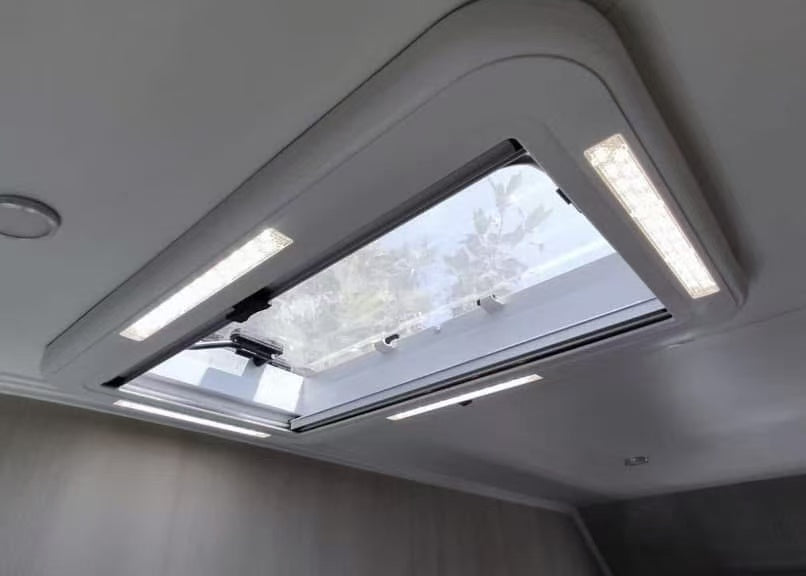 Dachfenster PANORAMA SLIM 3 LED (500x500 / 700x500 / 800x500 / 960x655)