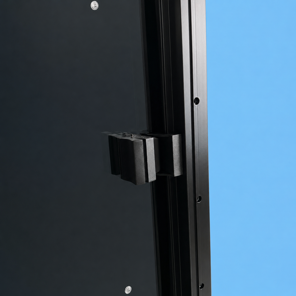 NORDVAN VanSlide Square window, reinforced aluminium counter-frame detail