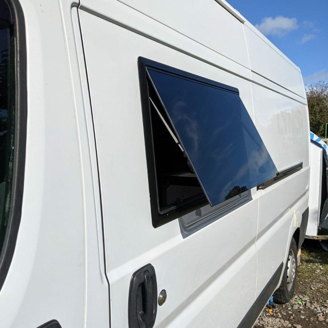 NORDVAN VanSquare window for campervans and motorhomes with blind and mosquito net